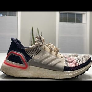 men’s Adidas Ultraboost 19 Men’s size 10